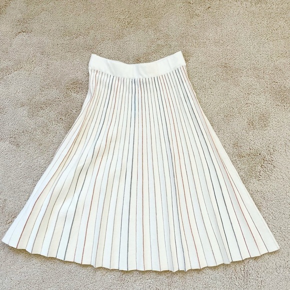 Ann Taylor knitted pleated skirt xxs petite - Picture 4 of 7